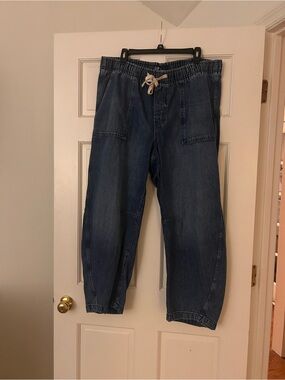 Gap Mid Rise SuperSoft Pull-On Barrel Jeans
